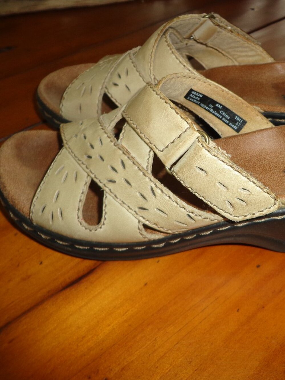 Clarks Leather Slide Sandals 6M Bone Slip-On Perforated Embellishing 2 Inch Heel